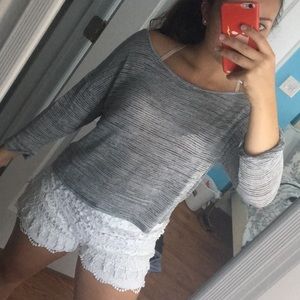 Divided Wide-Shoulder 3/4 Sleeve Top